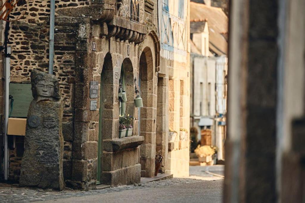 Charmante Maison, Coeur De Bourg Bazouges-la-Pérouse Εξωτερικό φωτογραφία